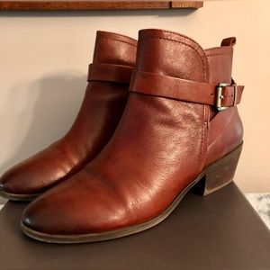 Vince Camuto VP-Peamer Booties, Vintage Cognac Tie Dye Leather, Size 10M, EUC!